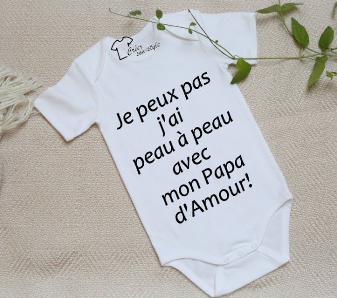 Body "Je peux pas j'ai peau à peau avec papa d'amour!"