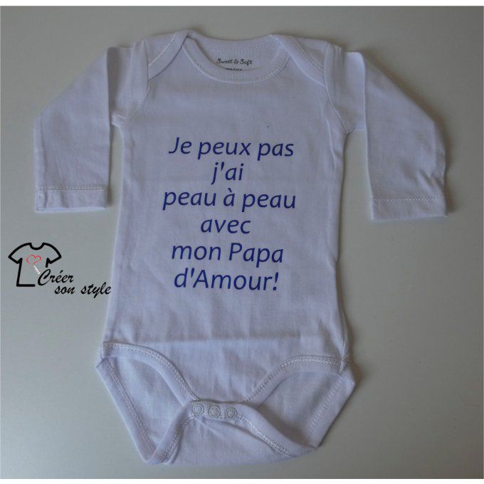 Body "Je peux pas j'ai peau à peau avec papa d'amour!"