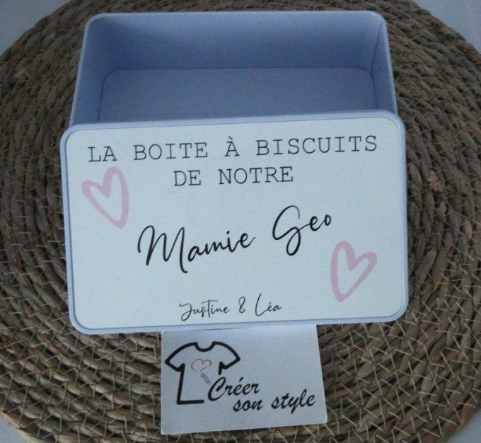 Boite métallique "la boite à biscuits de notre mamie chérie" 