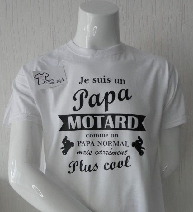 tee shirt homme "Je suis un papa motard comme un papa normal mais carrément plus cool"