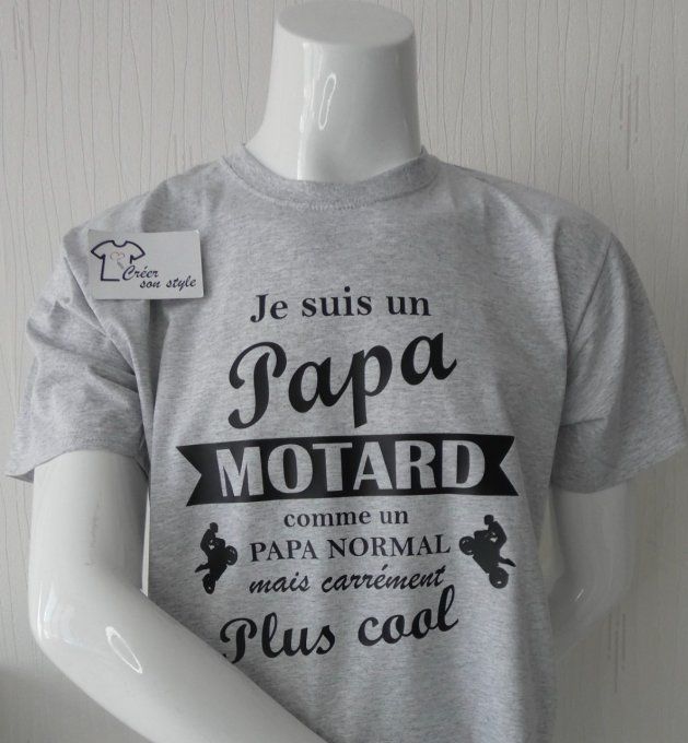 tee shirt homme "Je suis un papa motard comme un papa normal mais carrément plus cool"