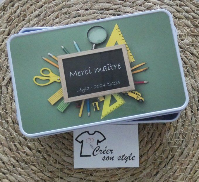 Boite métallique "merci maître" 