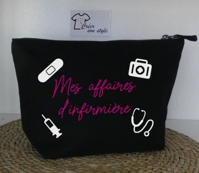 pochette "mes affaires d'infirmière"